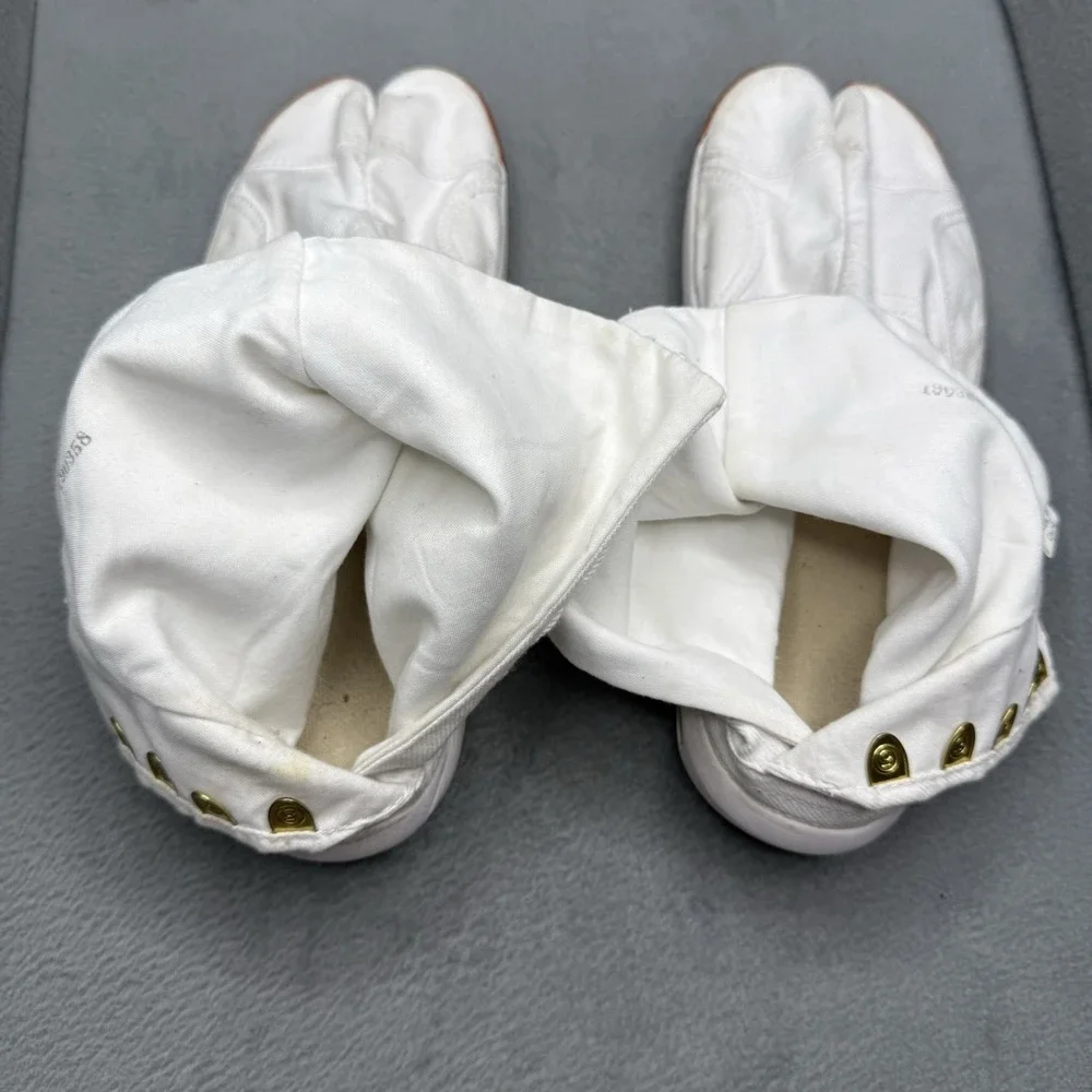 Maharishi Maha Tabi Men's Size 9 White Canvas Split Toe Ninja Boots Gum Sole